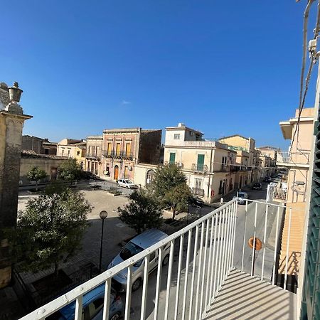 Casa Crispi Hotel Noto Buitenkant foto