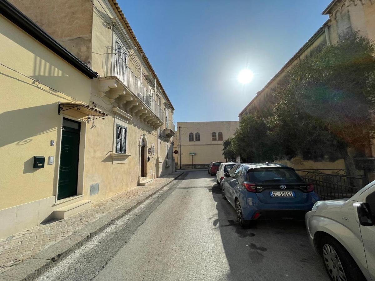Casa Crispi Hotel Noto Buitenkant foto