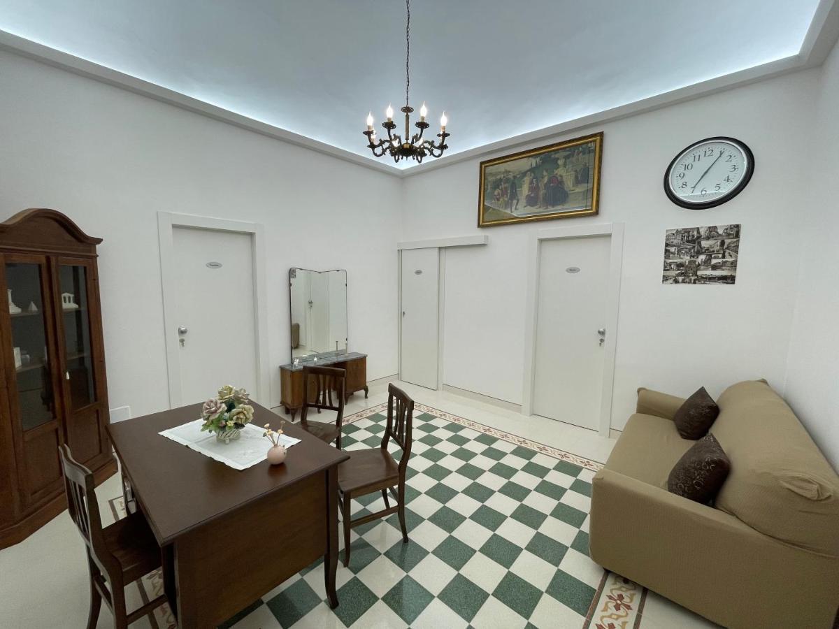 Casa Crispi Hotel Noto Buitenkant foto