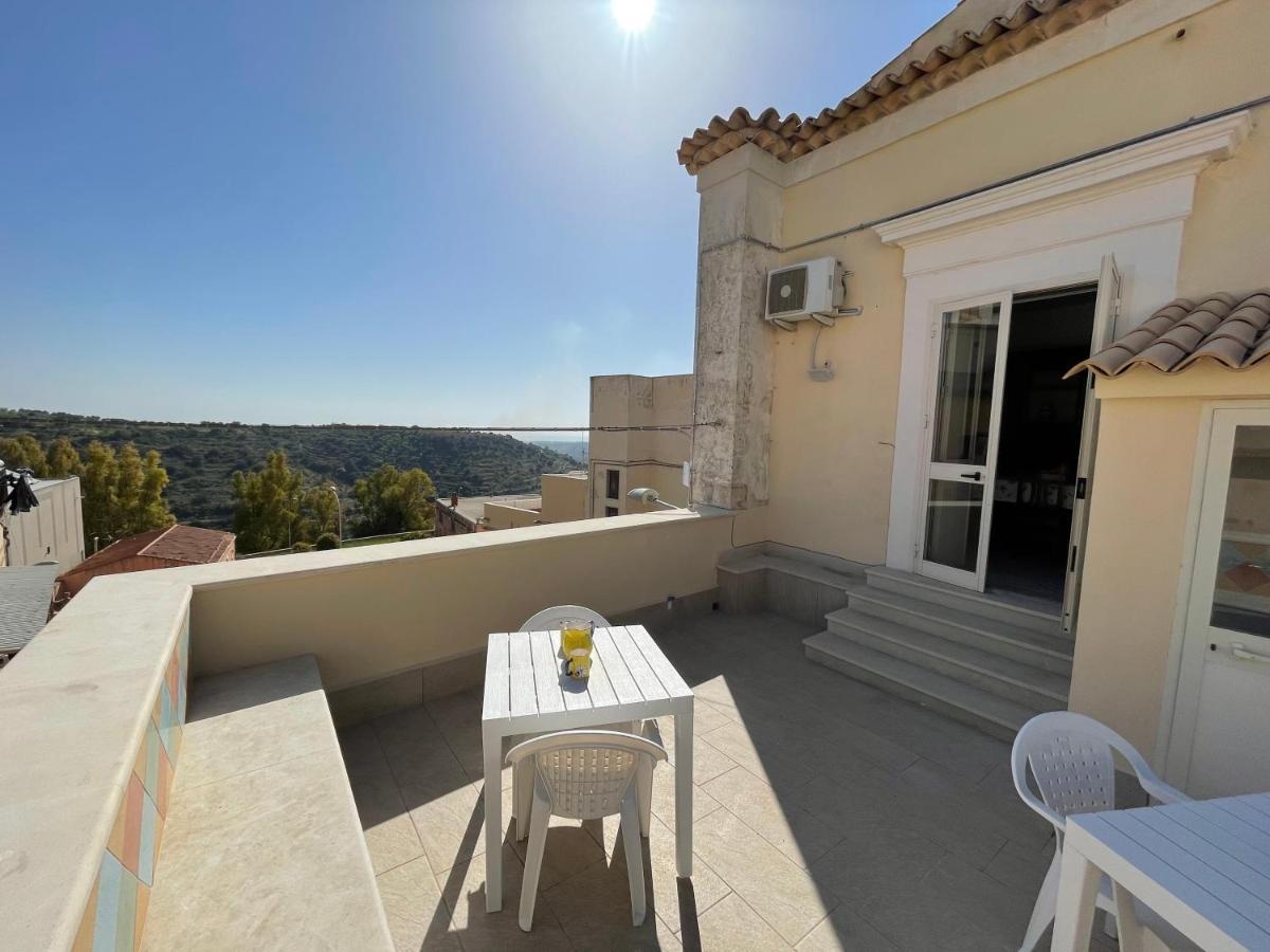Casa Crispi Hotel Noto Buitenkant foto