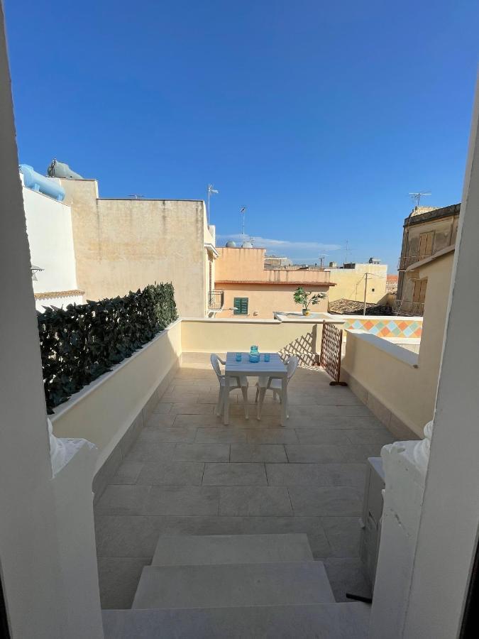 Casa Crispi Hotel Noto Buitenkant foto